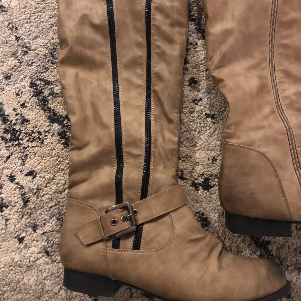 Twisted boots - Picture 2 of 4